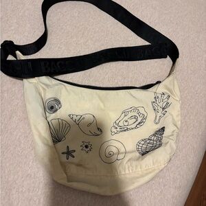 BAGGU Off-White Crossbody with Black Strap